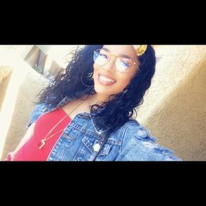 Meet your Posher, Ayana